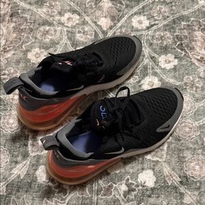 Pink and key Nike 270s